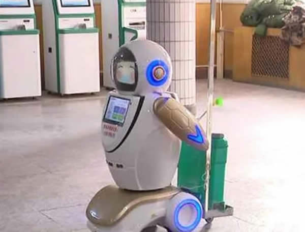 Intelligent medical disinfection robot, working in Ganzhou District Hospital